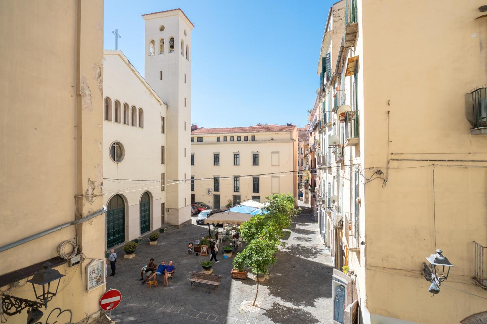 Casa Vacanza Angelina Via Mercanti Centro Storico 萨莱诺 外观 照片